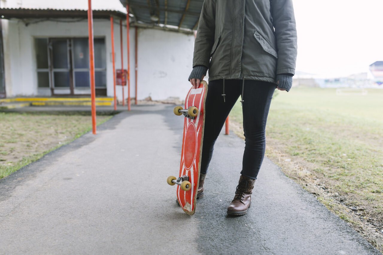 mulher-anonima-com-skate
