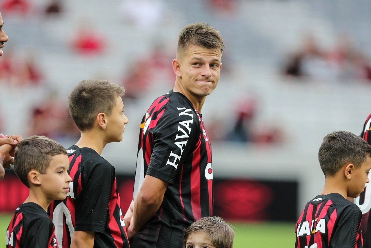 Meia João Pedro, do Atlético Paranaense