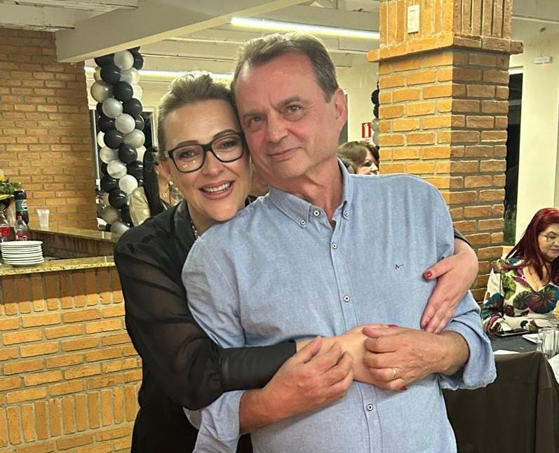 Ana Paula Burko e Vitor Hugo Burko vaga assembleia foto Daniel Snege