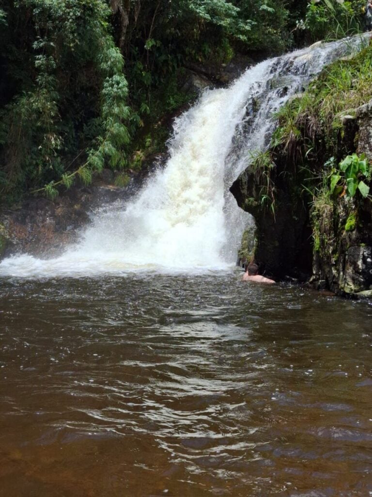 Cachoeira Roda dagua2