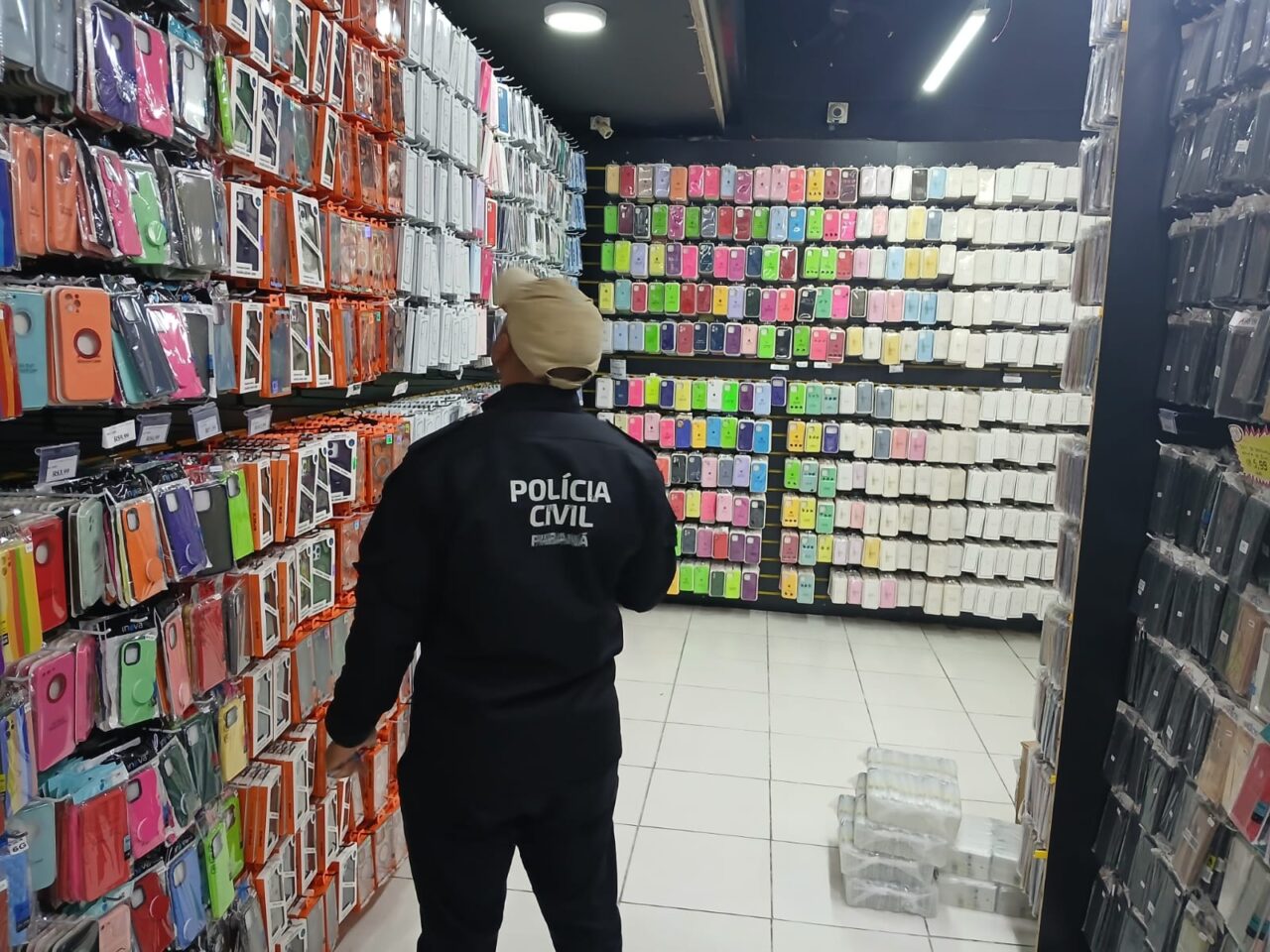 Capinhas de celular apreendidas