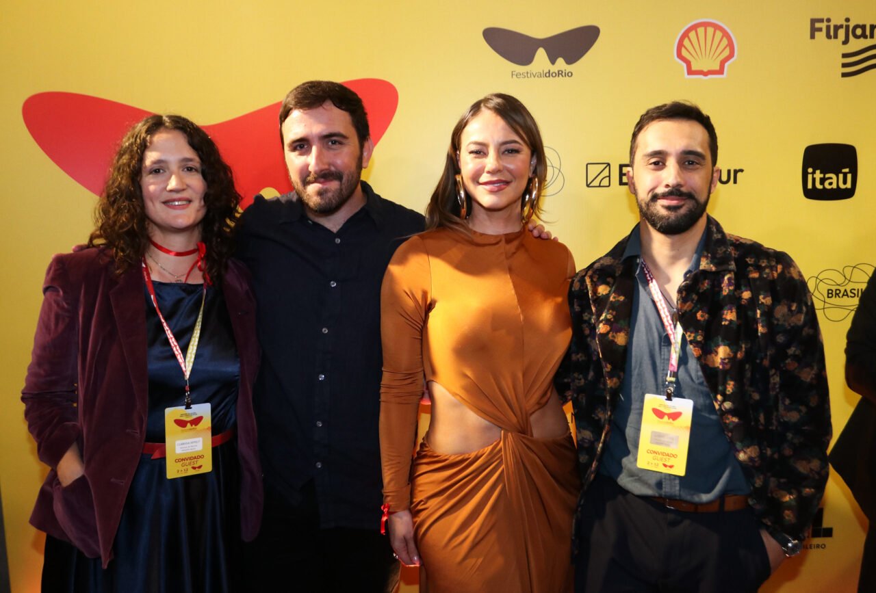 Clarissa Appelt, Pedro Henrique Müller, Paolla Oliveira e Daniel Dias durante a estreia de ‘Herança de Narcisa’ – Cred Claudio Andrade