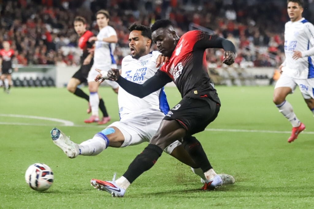 Kevin Viveros em Athletico x Avaí