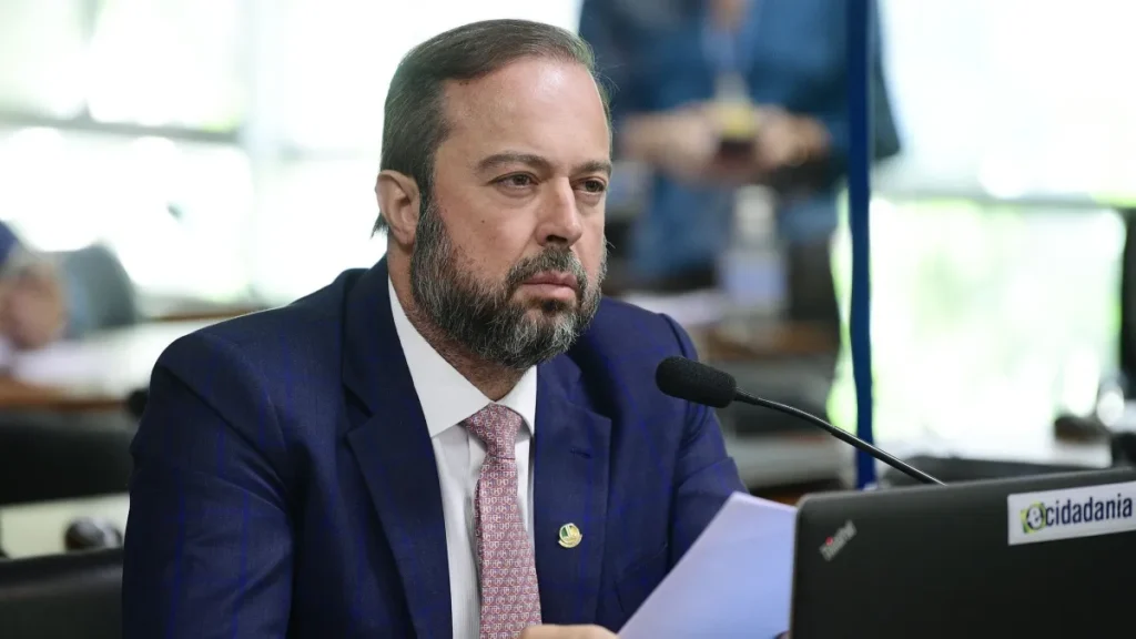 alexandre-silveira-1-e1653657093317