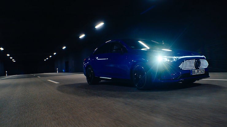 Expressas: Mercedes-Benz inaugura centro de testes de iluminação referência no setor automotivo