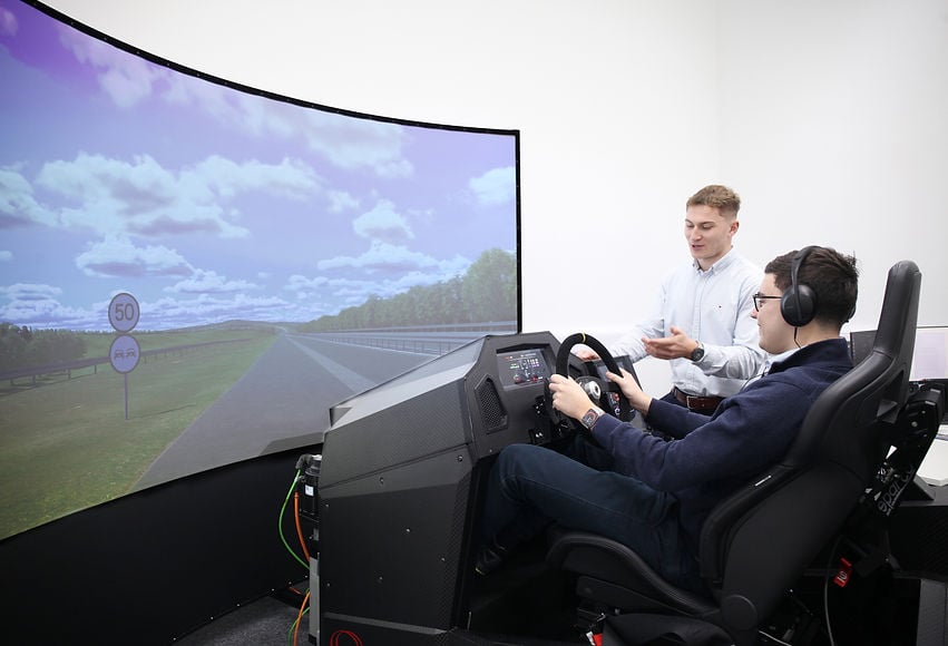 Expressas: Bentley inaugura novo Centro Técnico de Engenharia em Crewe para acelerar eletrificação