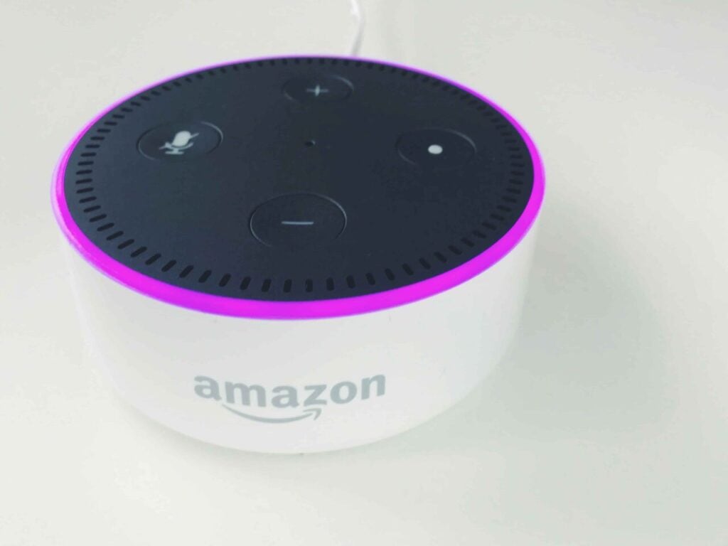 Lançamento de Echo Studio com Alexa em destaque no Brasil